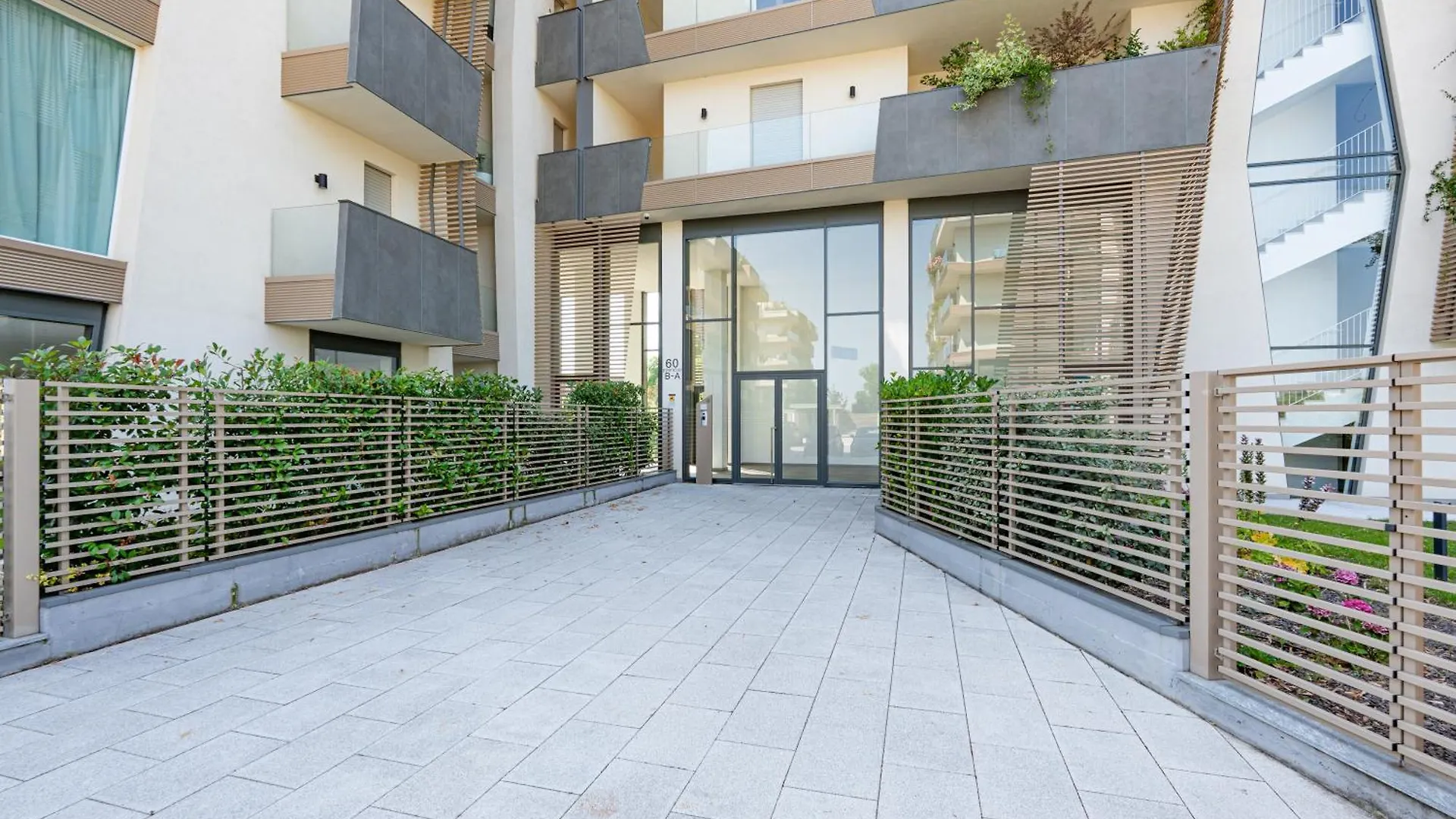 Light Garden-Luxury Apartment With Private Parking Μόνζα 0*,  Ιταλία
