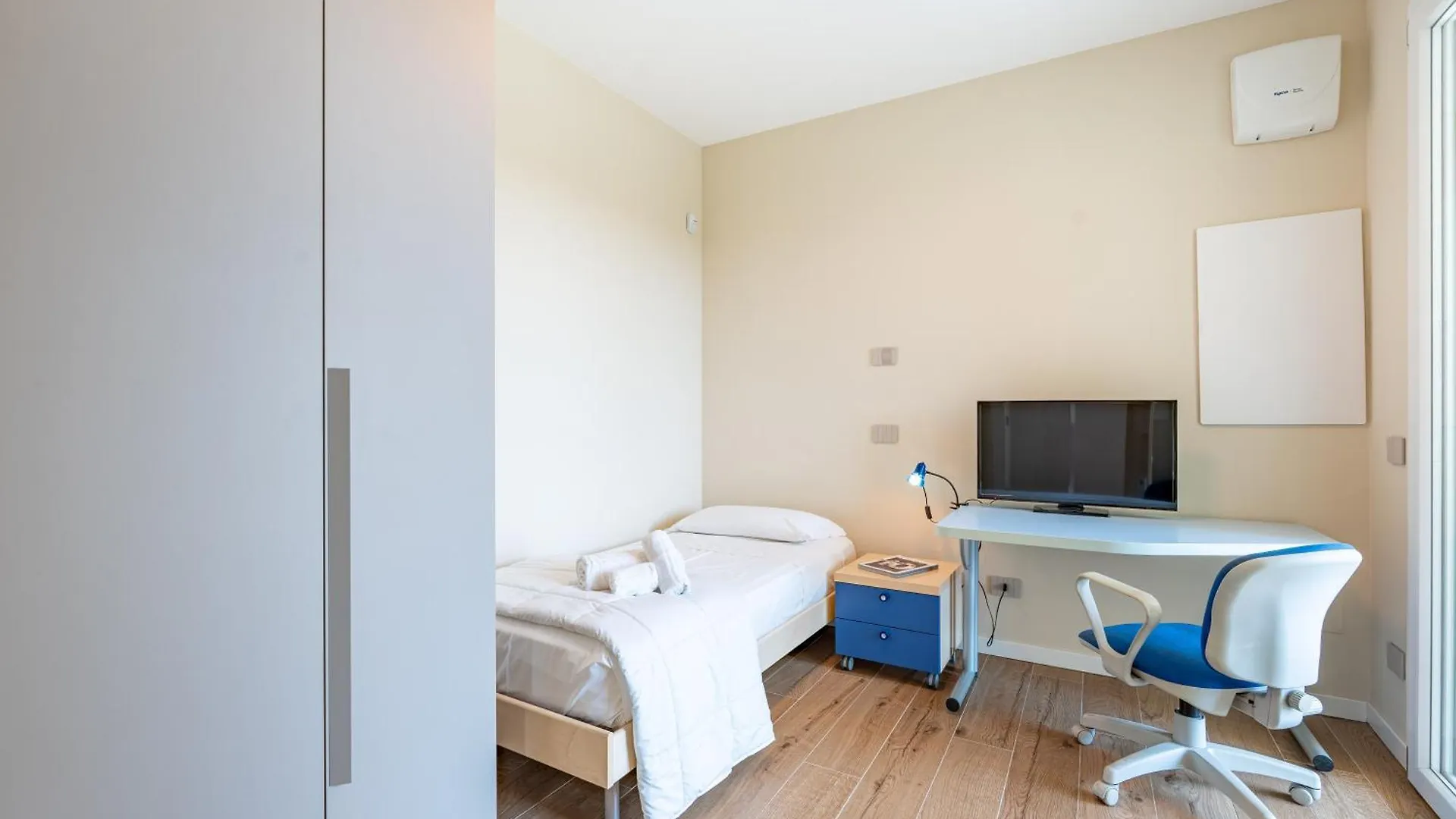 Light Garden-Luxury Apartment With Private Parking Μόνζα